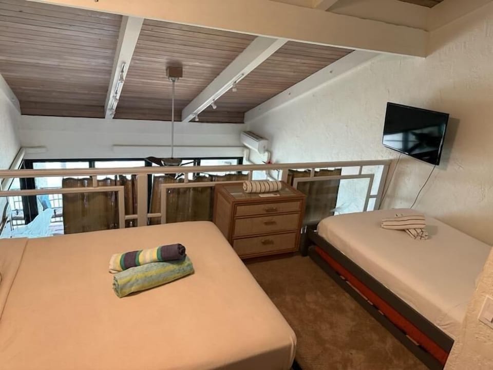 Double & Twin beds in loft