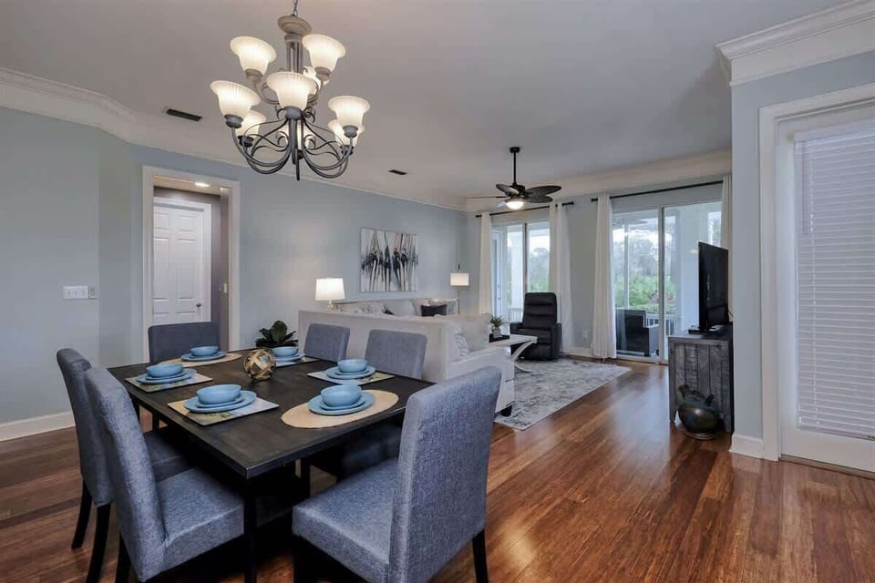 007 104A 200 Peninsula Blvd 10522