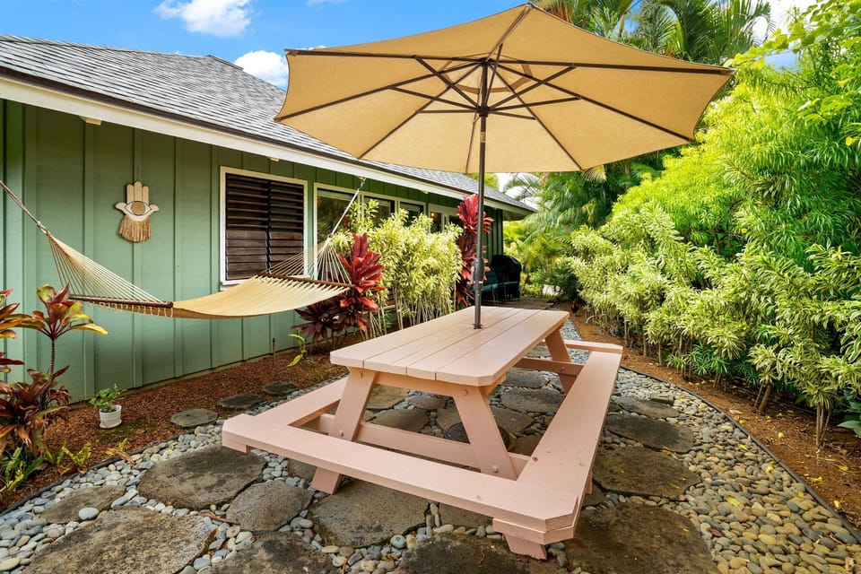 Hammock & Picnic Table