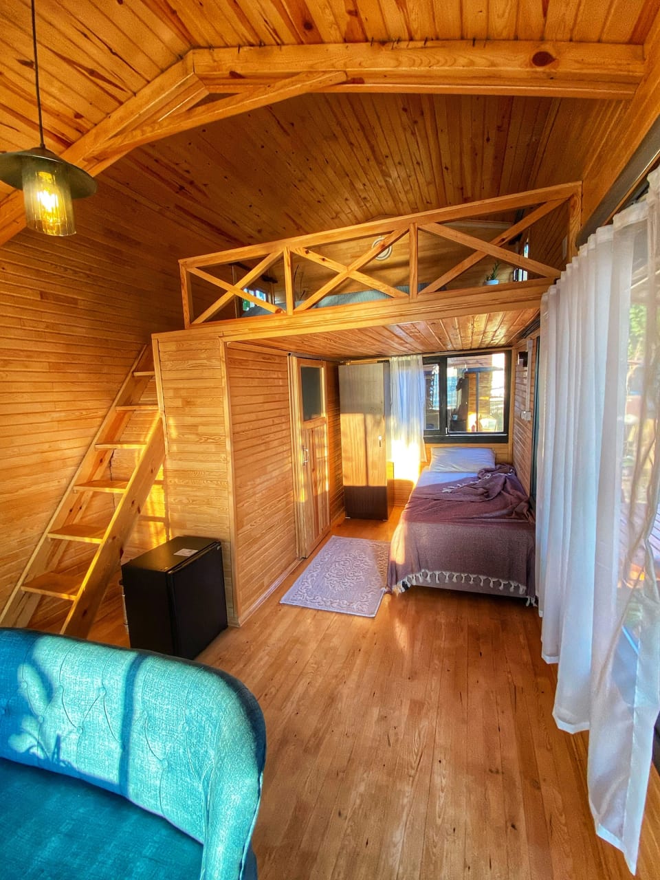Deluxe Bungalow, Fireplace, Beachfront | Desk, laptop workspace, free WiFi, bed sheets