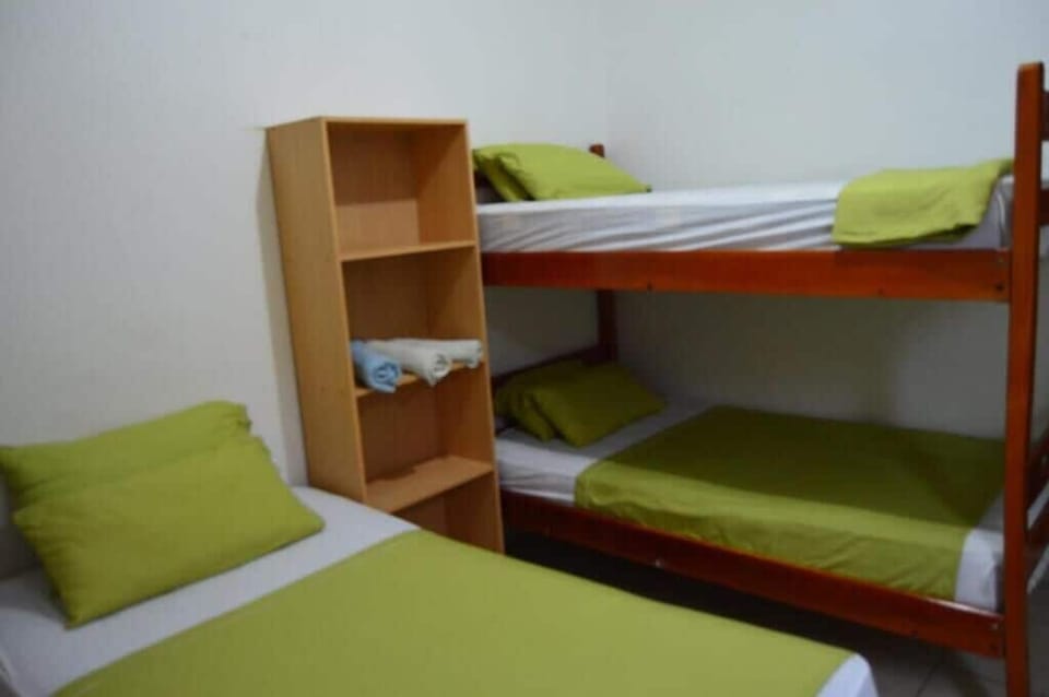 Basic Triple Room | Desk, soundproofing, WiFi (free), bed sheets