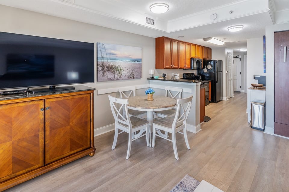 Dining / Kitchen