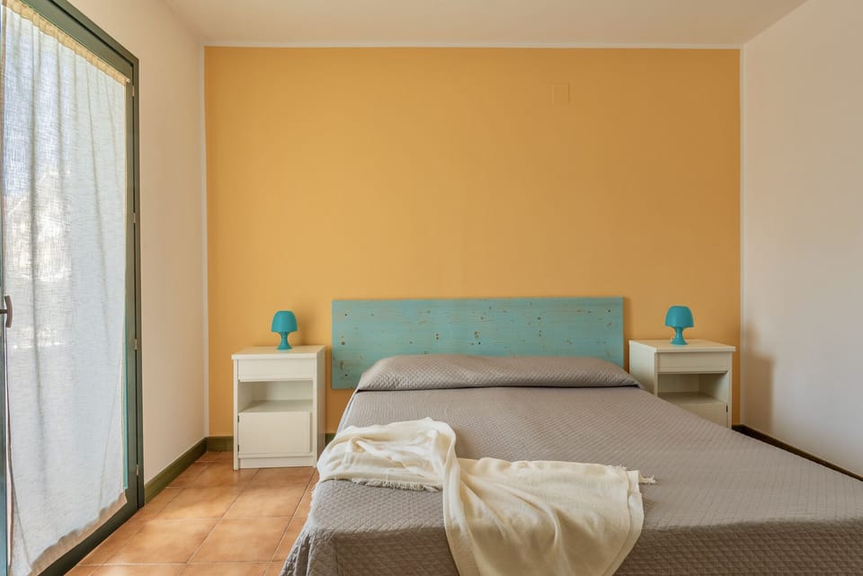 1 bedroom, iron/ironing board, cribs/infant beds, bed sheets