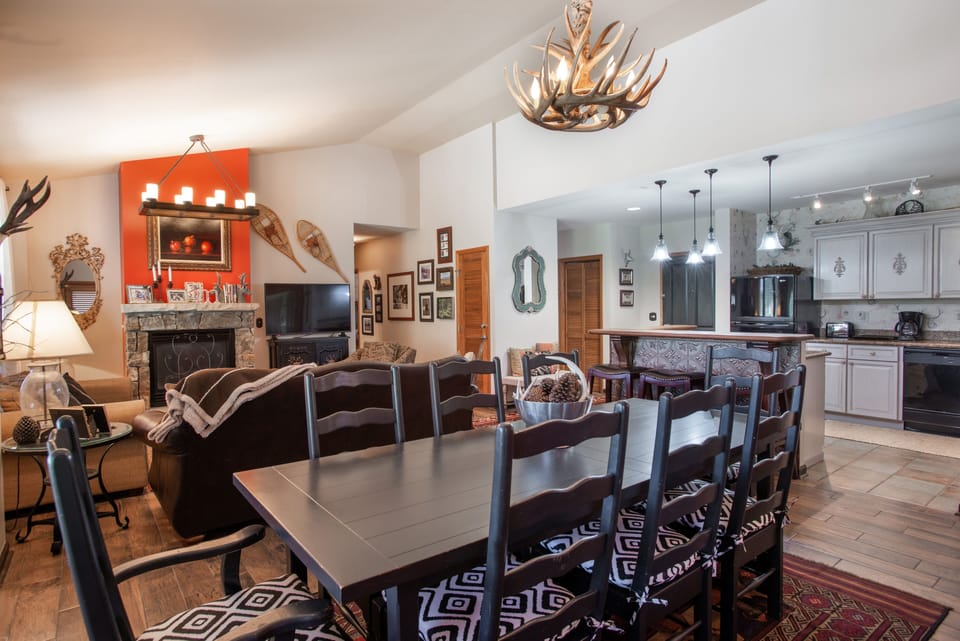Condo, 3 Bedrooms | Private kitchen | Coffee/tea maker, fridge, oven, toaster