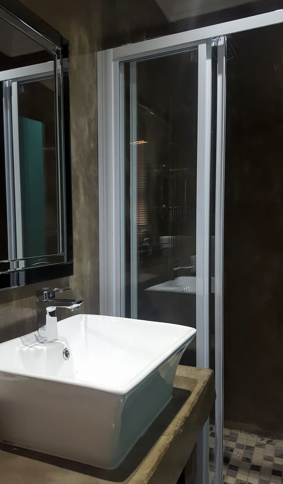 Double Room | Bathroom sink