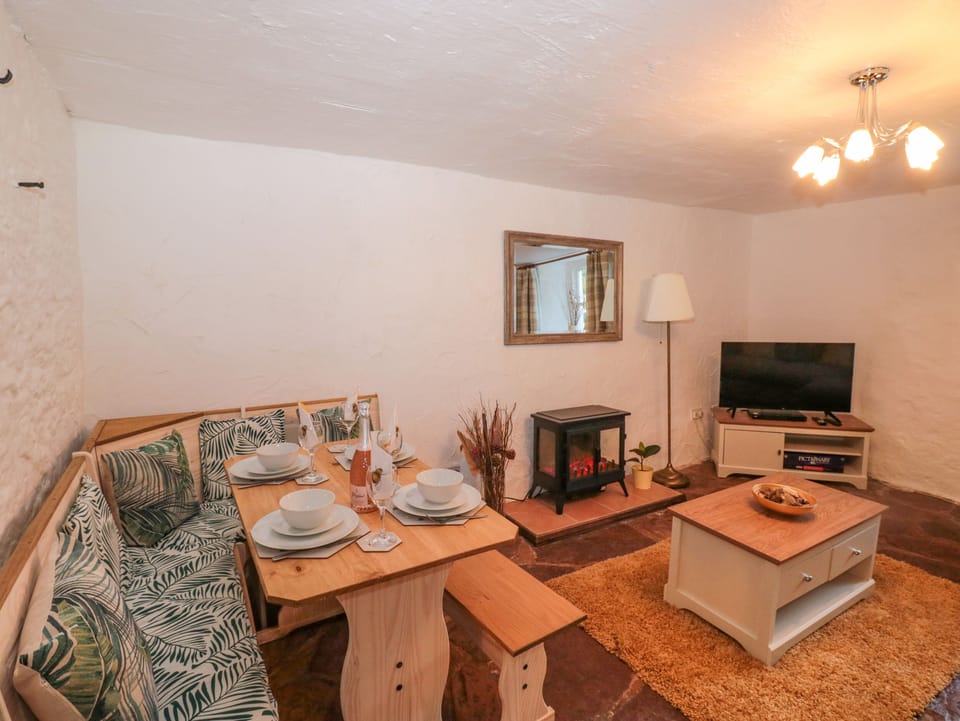 Cottage | Interior