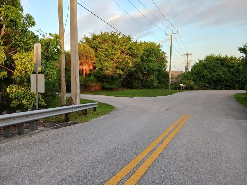 entrance to the private road, Lake Drive  Extension 