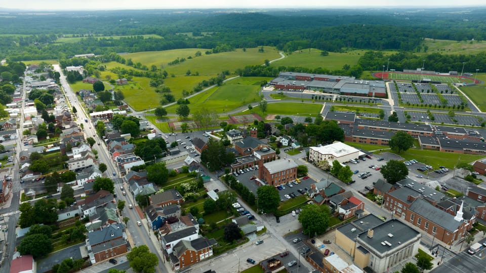 Located two blocks from downtown and backing to Culp's Hill battlefield area