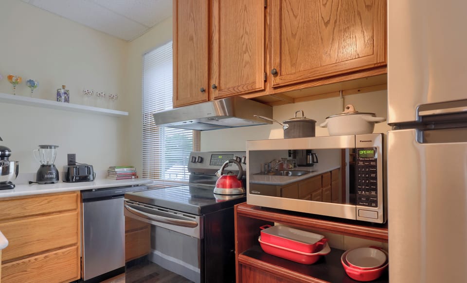 Plenty of dishes, pots and pans for your use during your stay