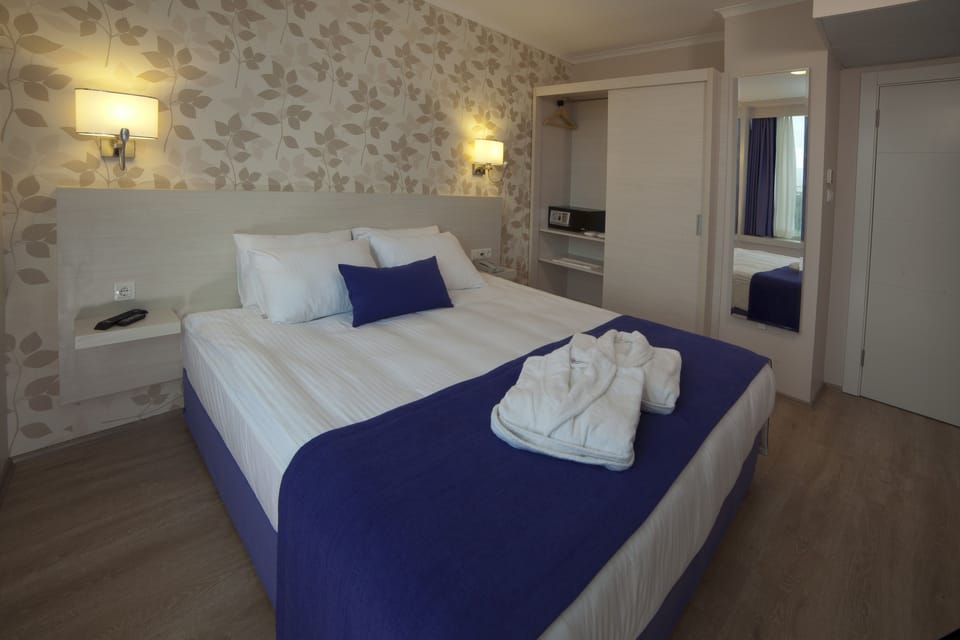 Suite Room  | Minibar, in-room safe, free WiFi