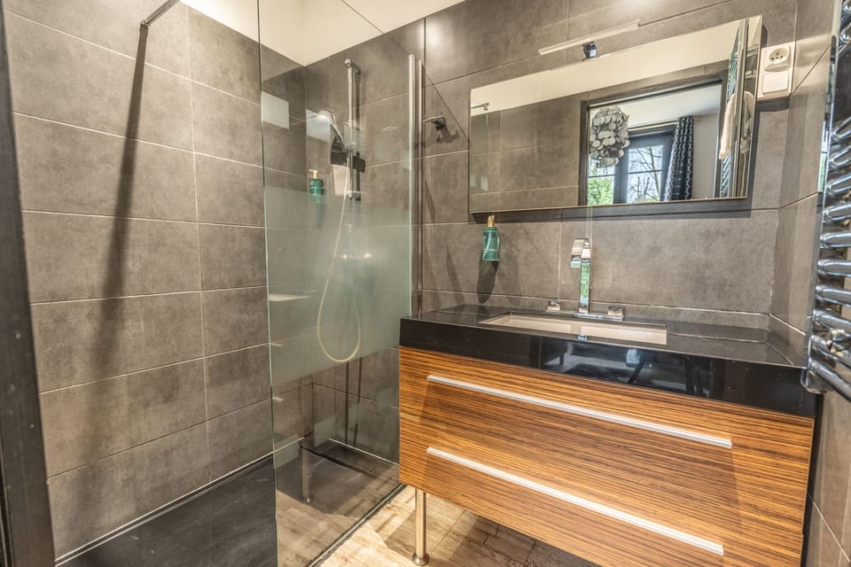 Double Room, Garden View | Bathroom | Free toiletries, hair dryer, towels