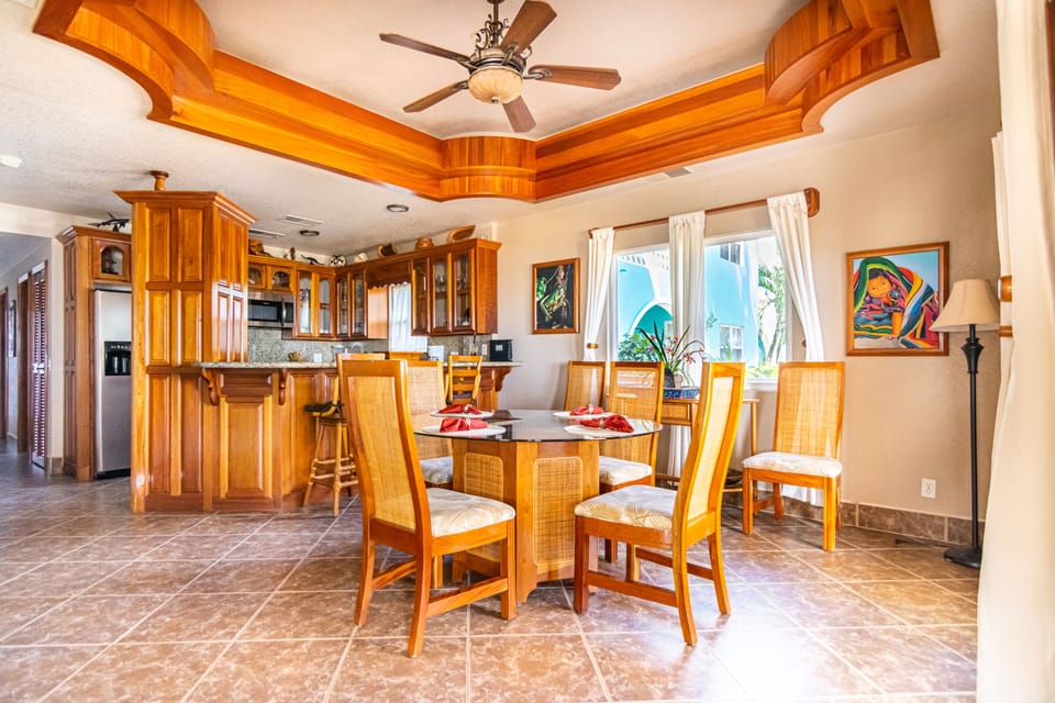 Signature Villa | In-room dining
