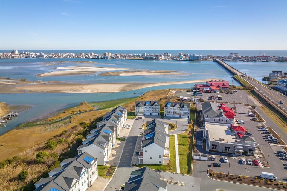 Very close to OC beaches, jet ski rentals, fishing charters and the very popular west OC restaurants like Hoopers