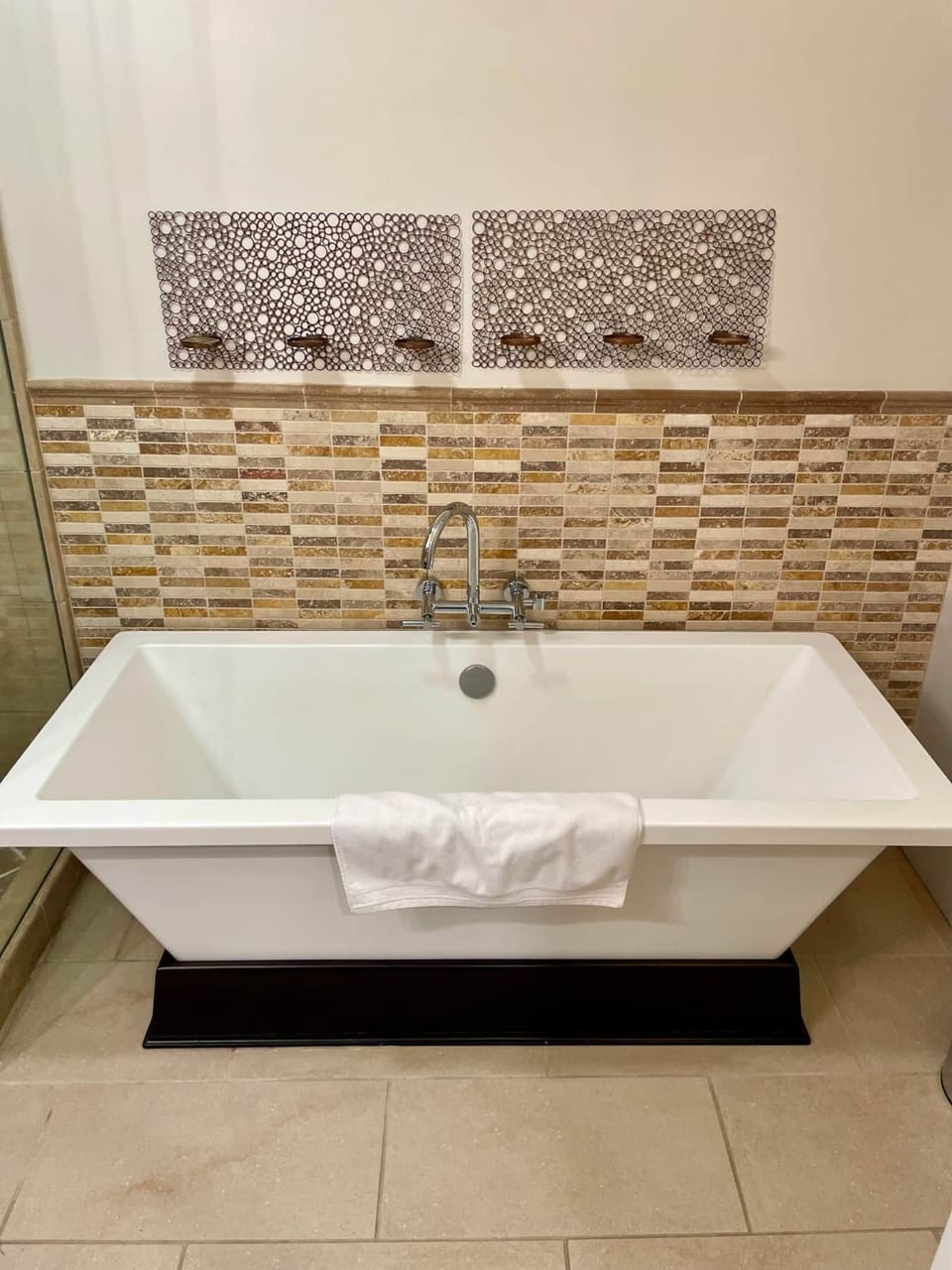 6' soaking tub