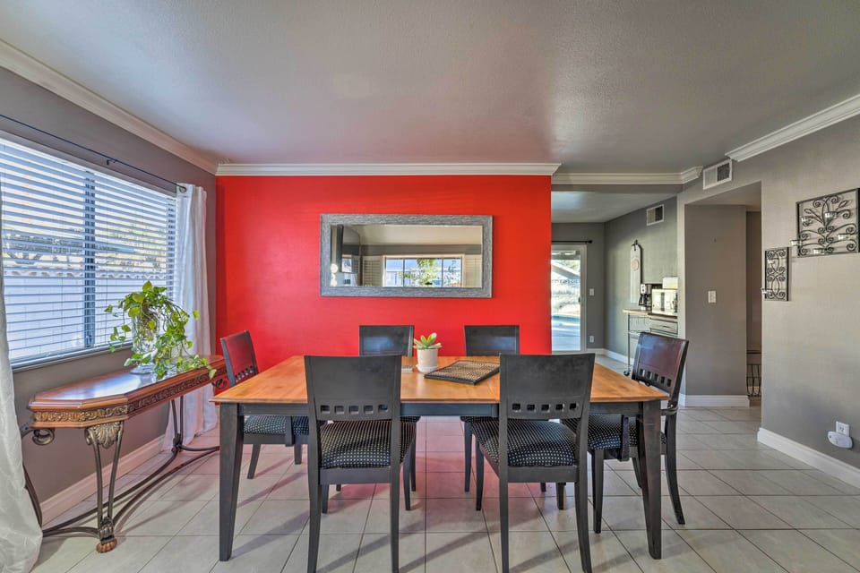Dining Room | 2-Story Home