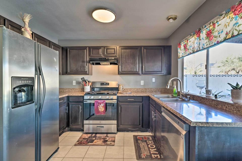 Kitchen | Dishware/Flatware
