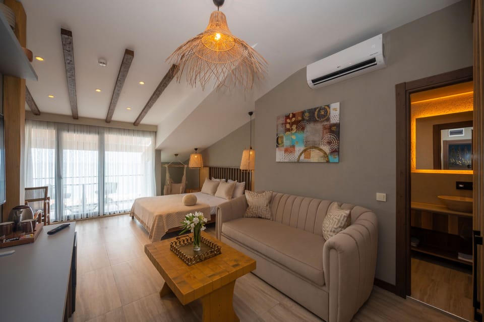 Junior Room | Premium bedding, minibar, in-room safe, individually decorated