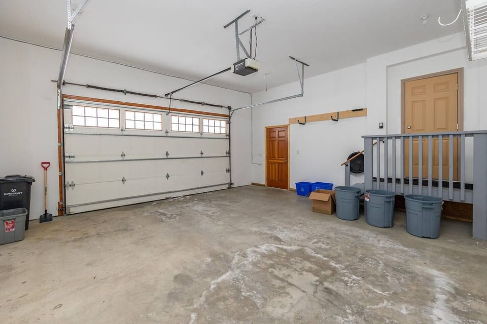 Garage is available for guest use. 