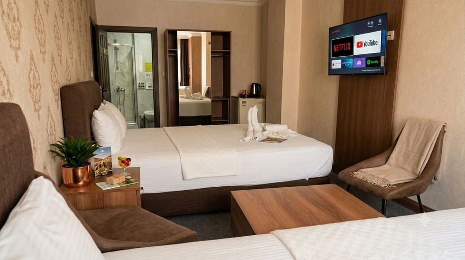 Classic Triple Room | Premium bedding, minibar, desk, free WiFi