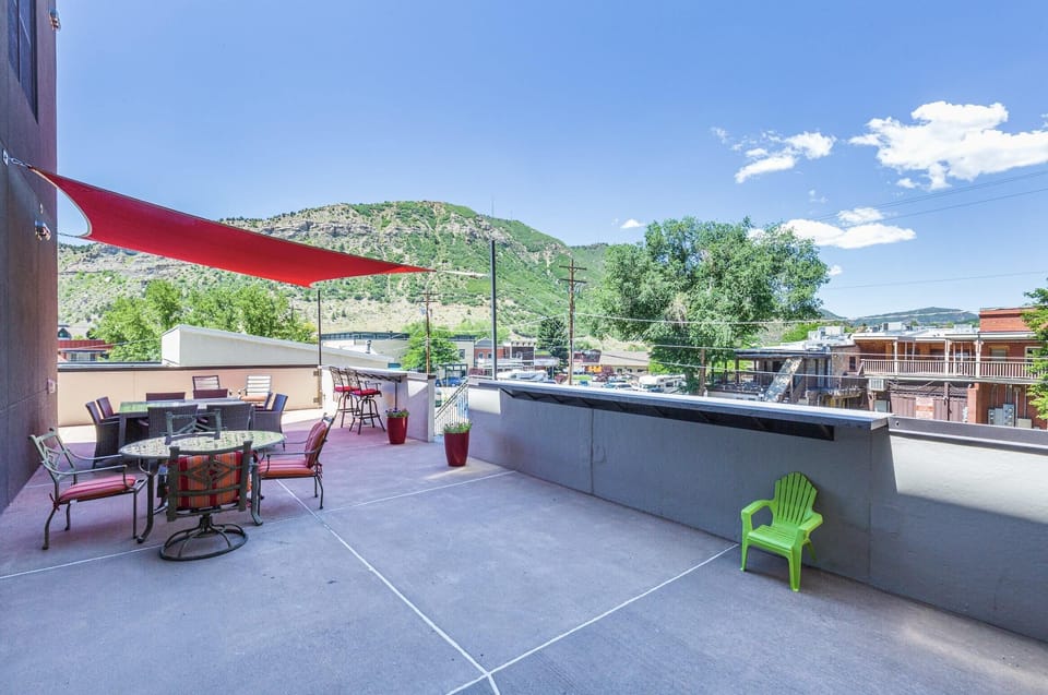 Outdoor building communal patio space.