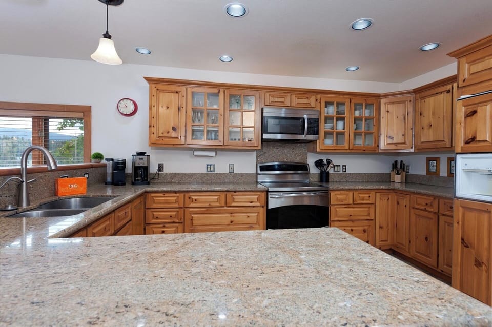 Fully Stocked Kitchen