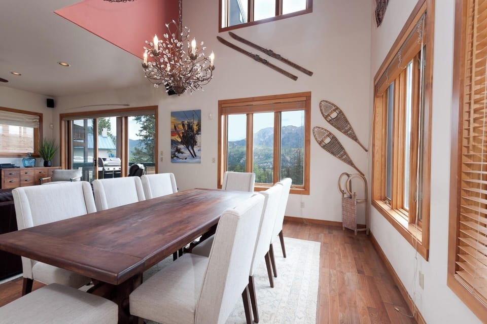 Dining Space - Dining table seats 8