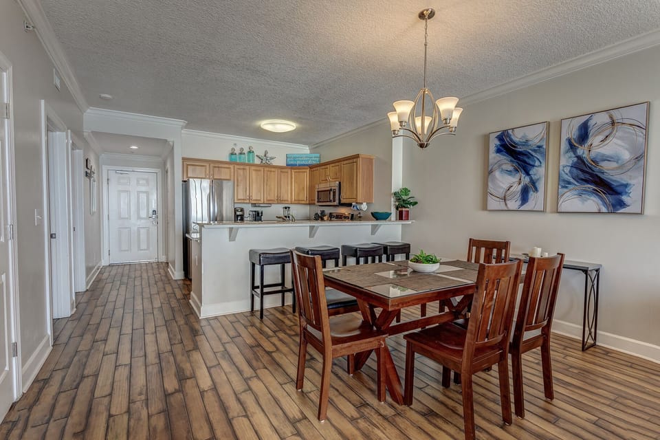 Dining room with seating for 6