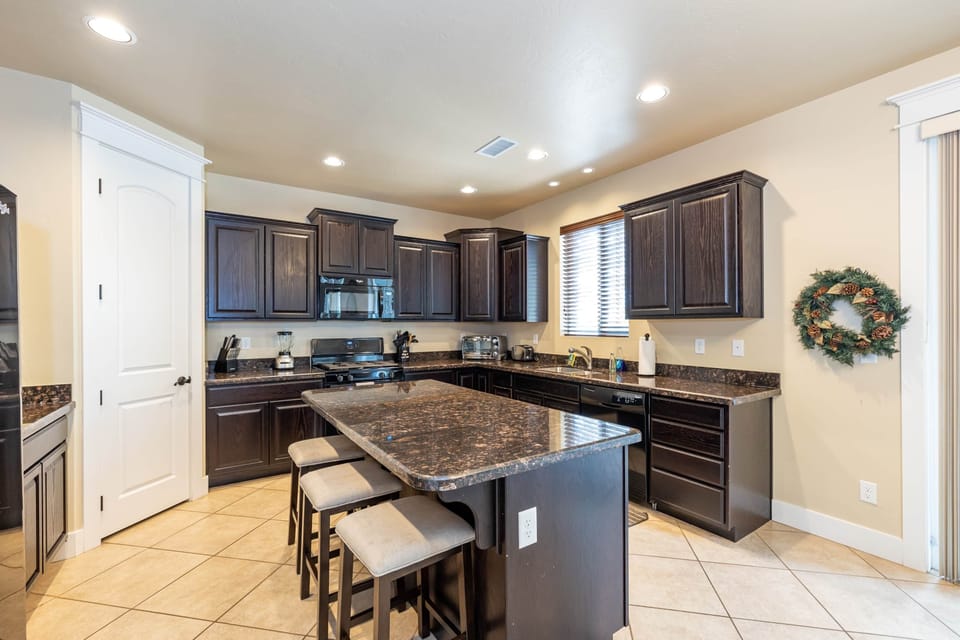 Kitchen (2)