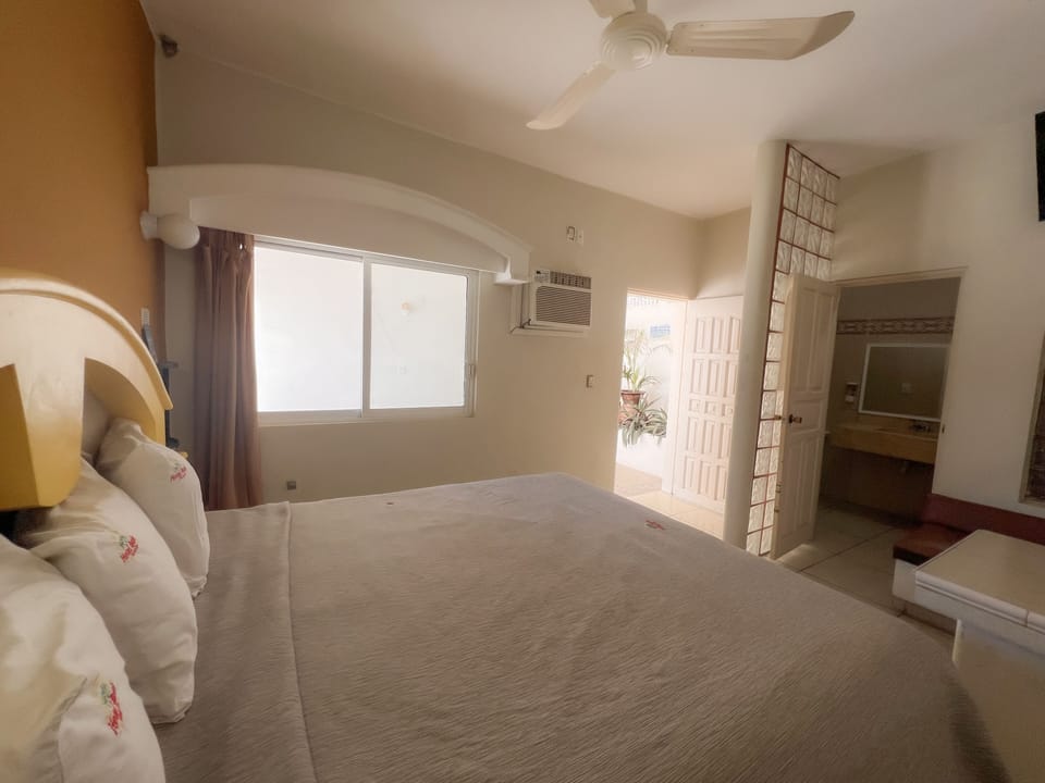 Room | Free WiFi, bed sheets