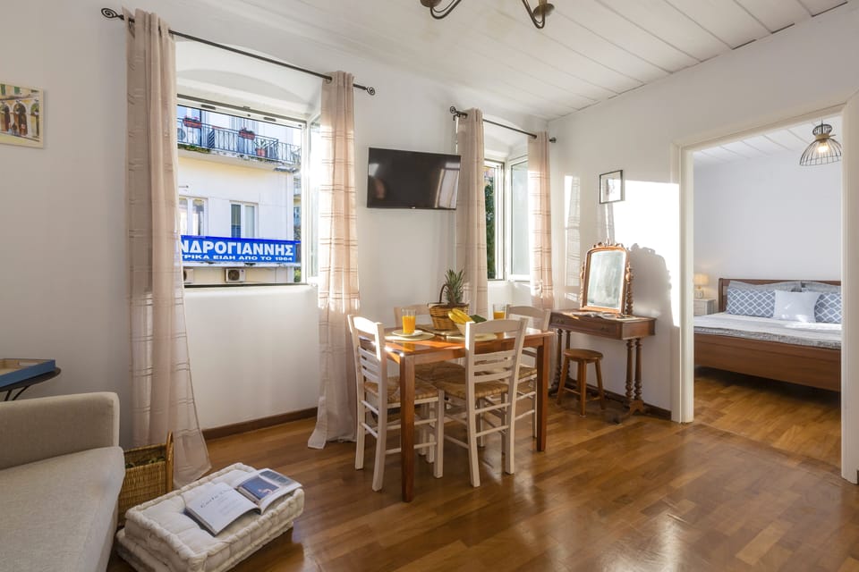 Apartment | Living area | Flat-screen TV