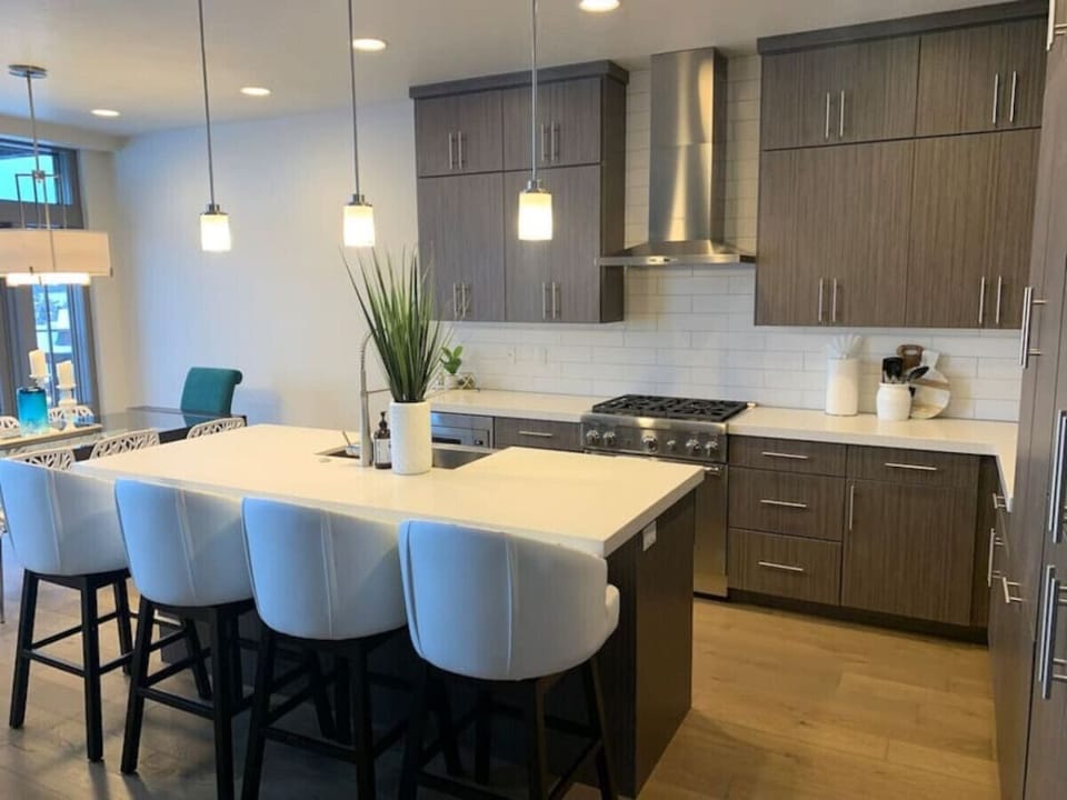Kitchen island