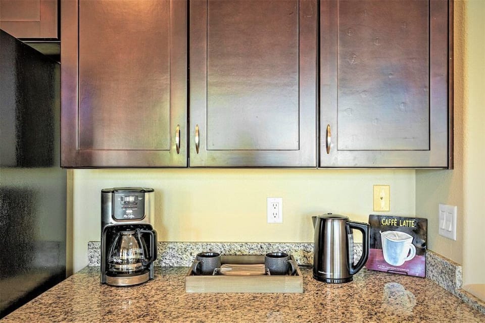 Coffee Bar & tea nook


