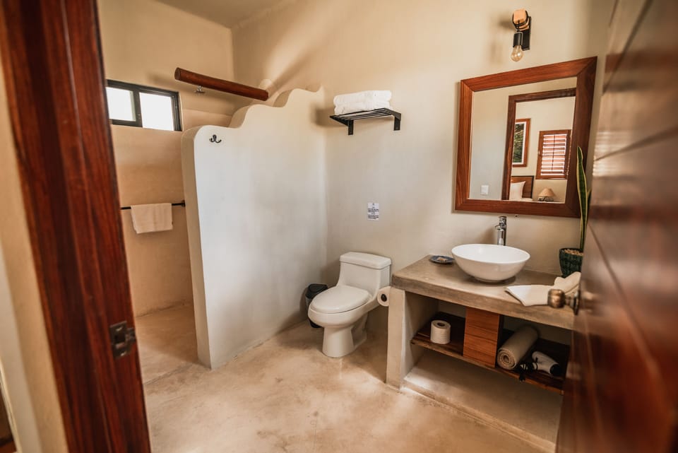 Room, 1 King Bed, Pool View | Bathroom | Shower, rainfall showerhead, hair dryer, towels