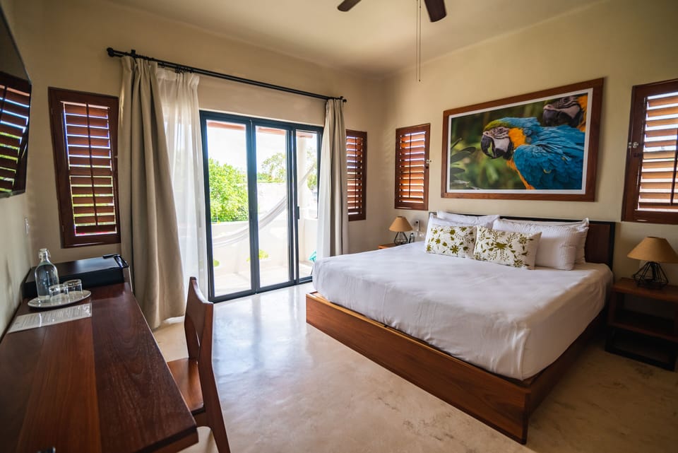 Room, 1 King Bed, Pool View | Premium bedding, pillowtop beds, in-room safe, desk