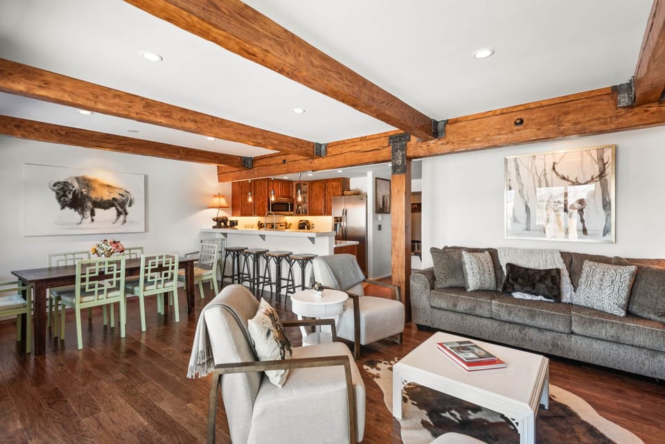 Living/Dining Area
