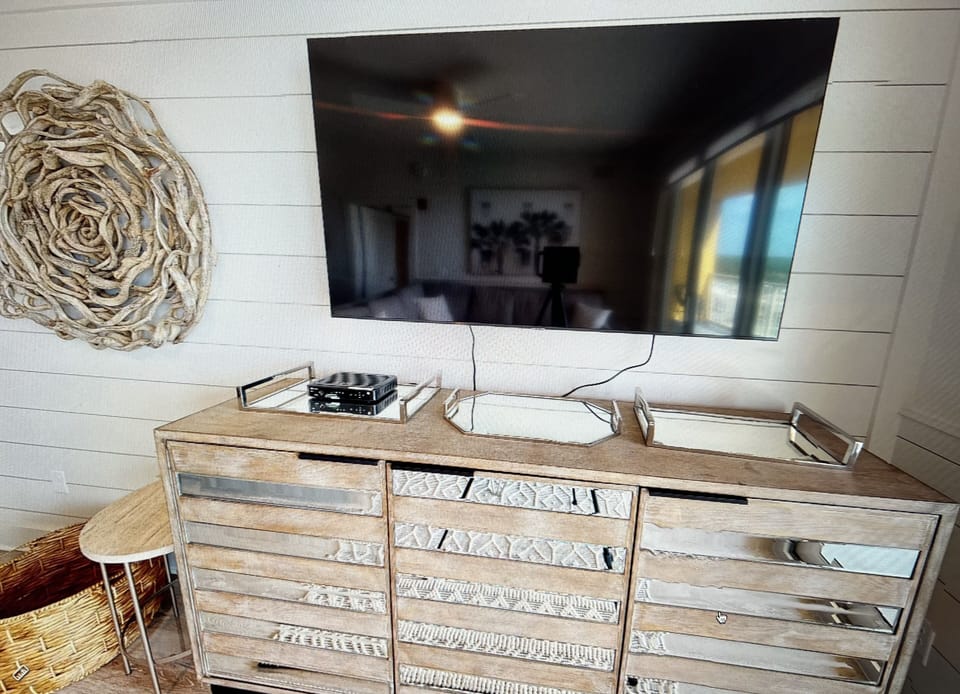 Big Smart TV 