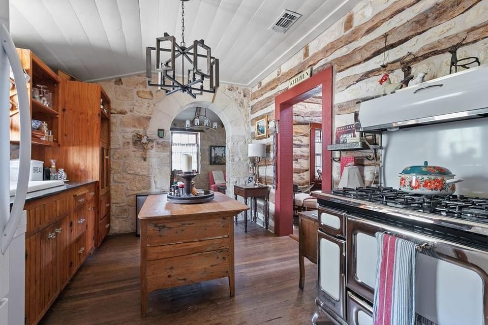 Fully stocked kitchen with gorgeous stove