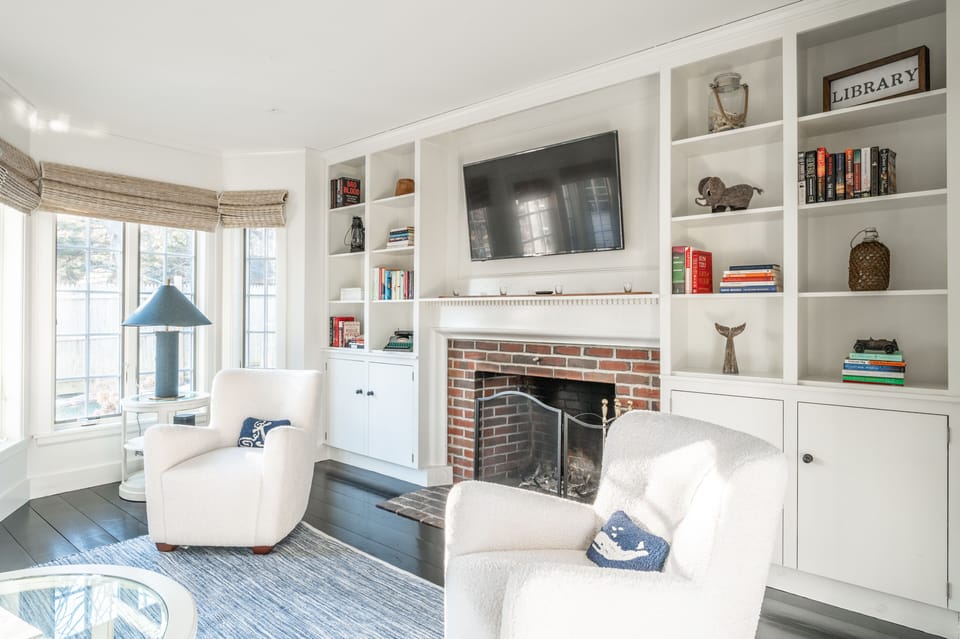 Living Room w/ TV