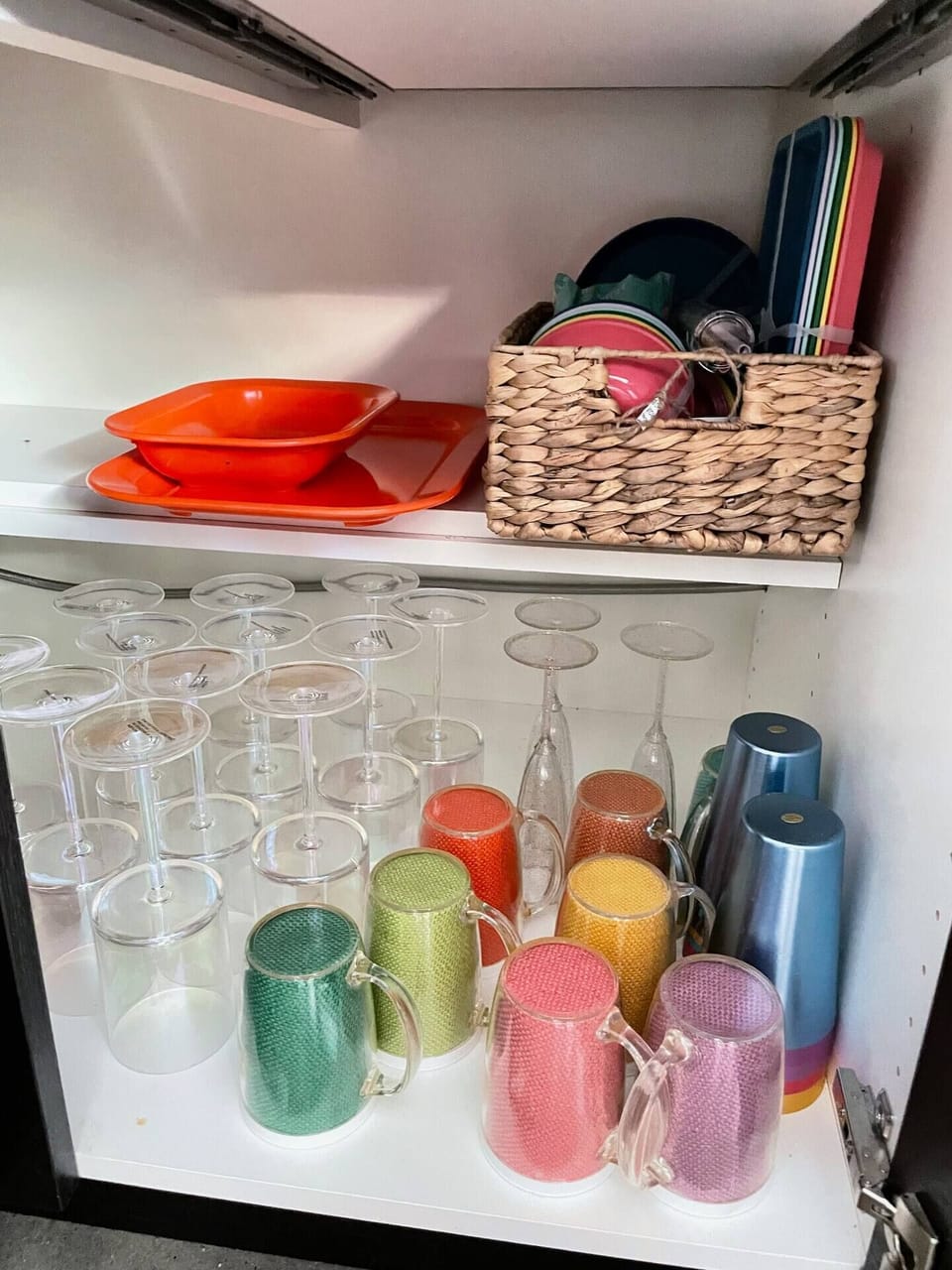 more vintage outdoor coffee cups, aluminum cups, Rachel Zoe opalescent outdoor wine glasses. Kid's dishes set.