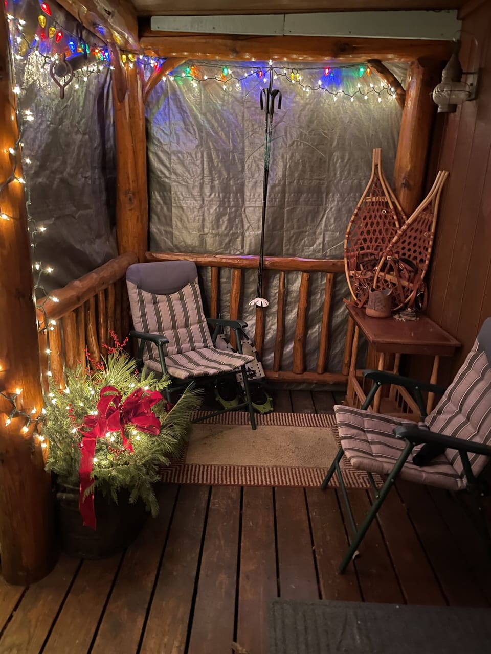 We wrap the porch & supply snowshoes during your winter visits @ the oar’asis