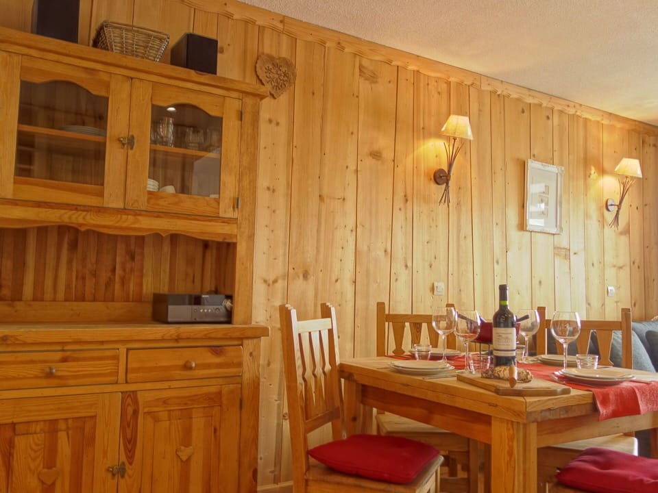 Table, Furniture, Cabinetry, Property, Wood, Interior Design, Wood Stain, Floor, Flooring, Drawer