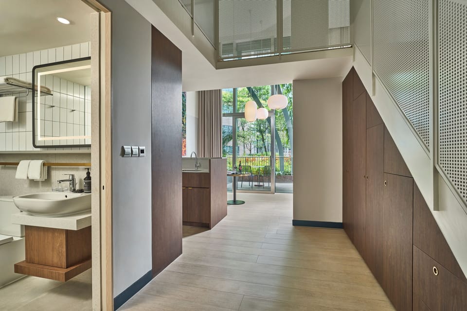 Grand Loft | In-room safe, desk, soundproofing, iron/ironing board