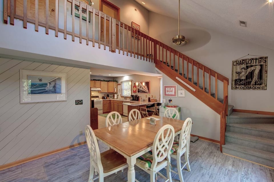 Dining Area (4)