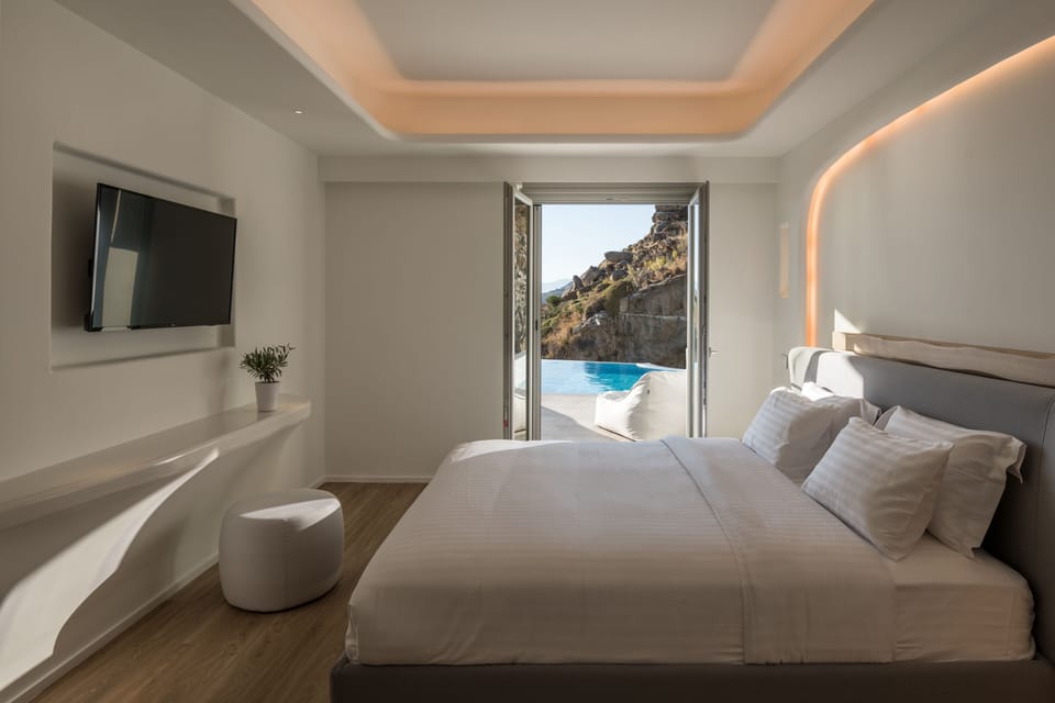 Superior Double Room, Private Pool, Sea View | In-room safe, soundproofing, free WiFi, bed sheets