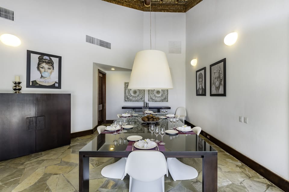 Deluxe Villa | Living area | 42-inch flat-screen TV with cable channels, TV