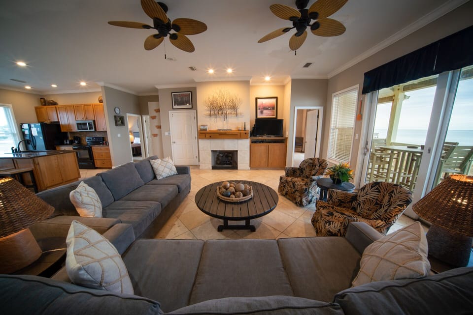 Large, open living space with Gulf views