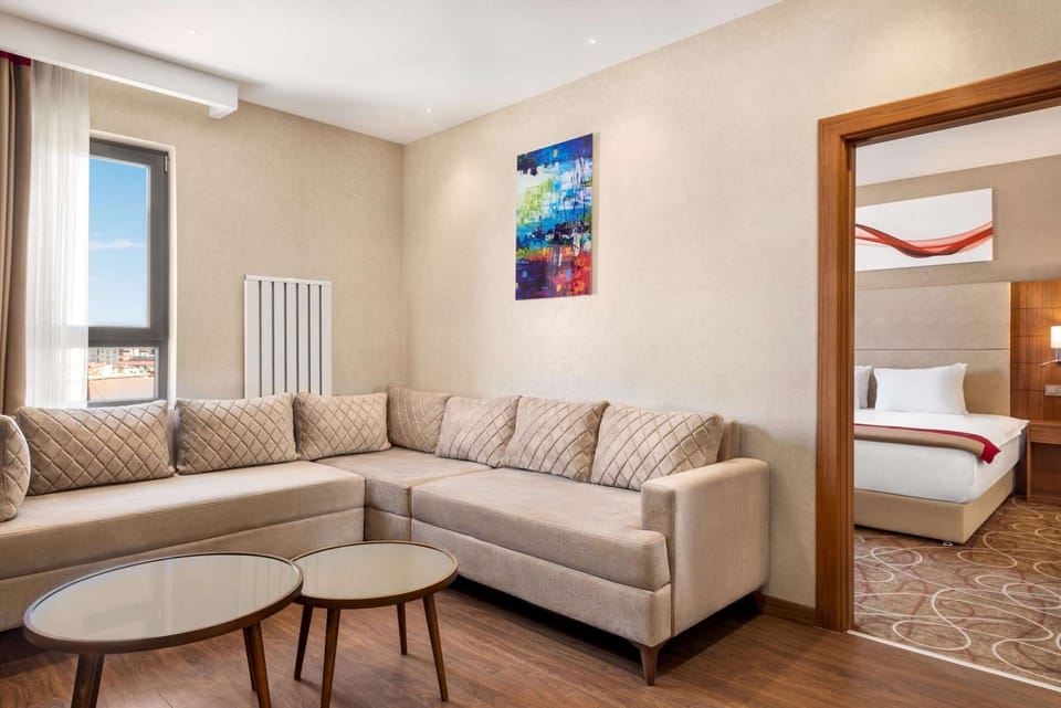 Presidential Suite, 1 King Bed, Non Smoking | Jetted tub