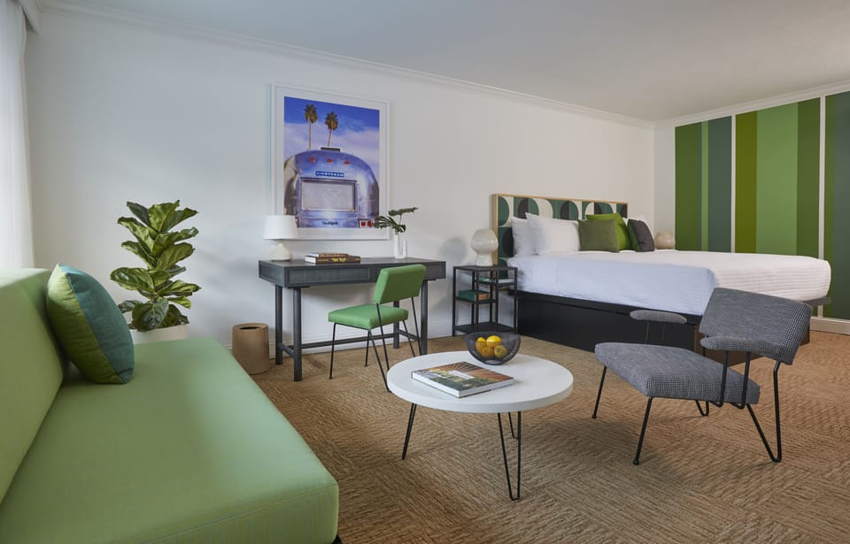In-room safe, desk, iron/ironing board, WiFi