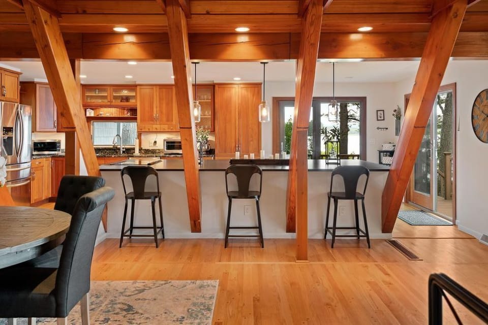 Full kitchen
