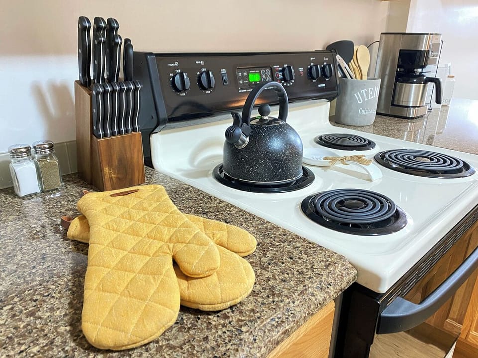 You will find everything you need to help prepare and enjoy a meal. 